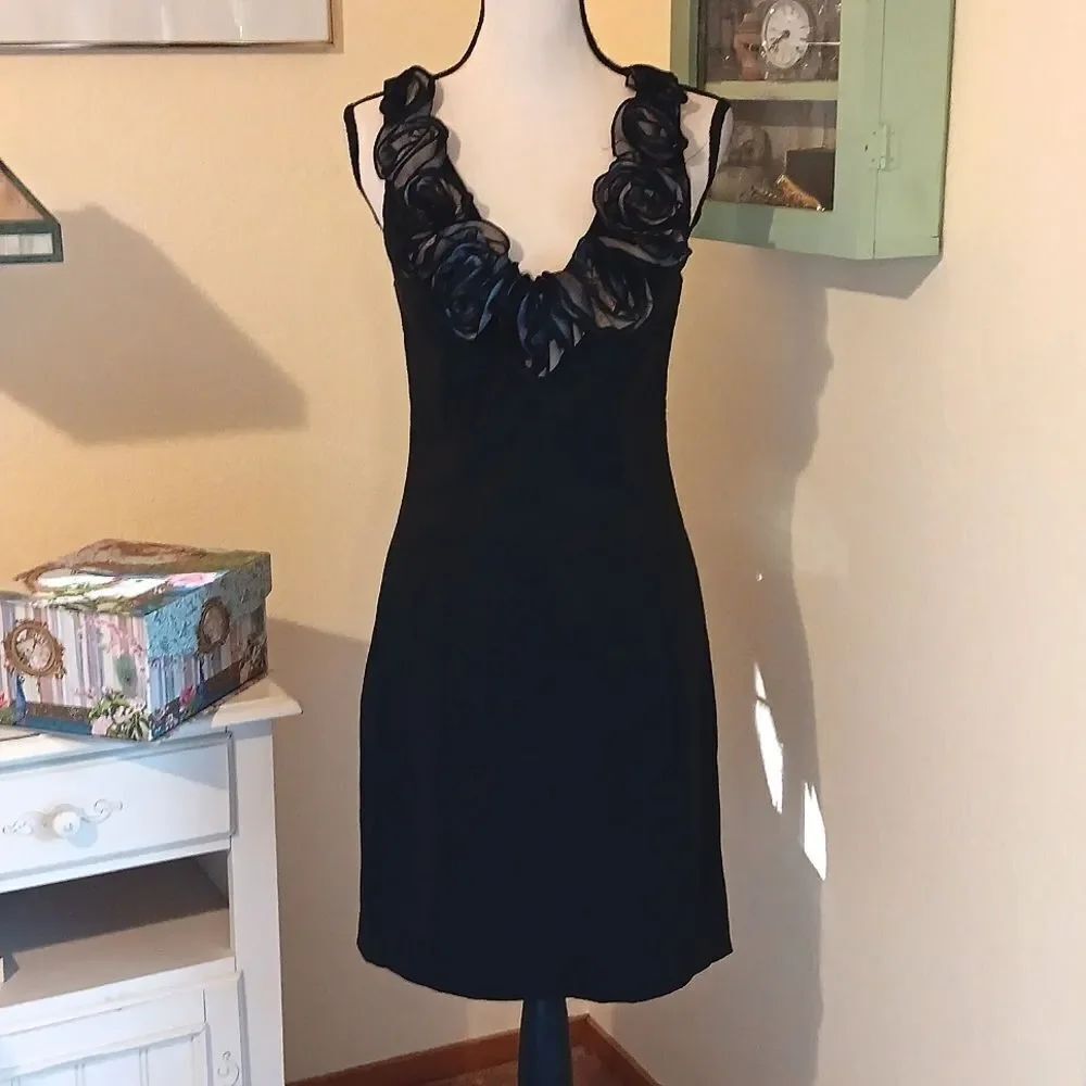 Betsy & Adam Elegant Black Embellished Short Gown